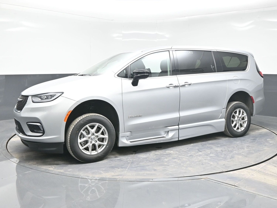 Used 2024 Chrysler Pacifica Touring L - BraunAbility Side Entry Entry In Floor Automatic Ramp