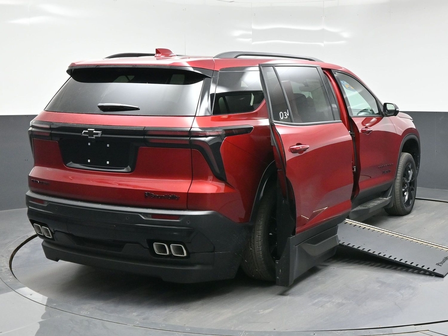 New 2026 Chevrolet Traverse 1LT Midnight - BraunAbility Side Entry In Floor Automatic Ramp
