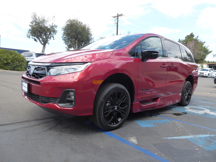 New 2026 Honda Odyssey Sport - BraunAbility Side Entry In Floor Automatic Ramp