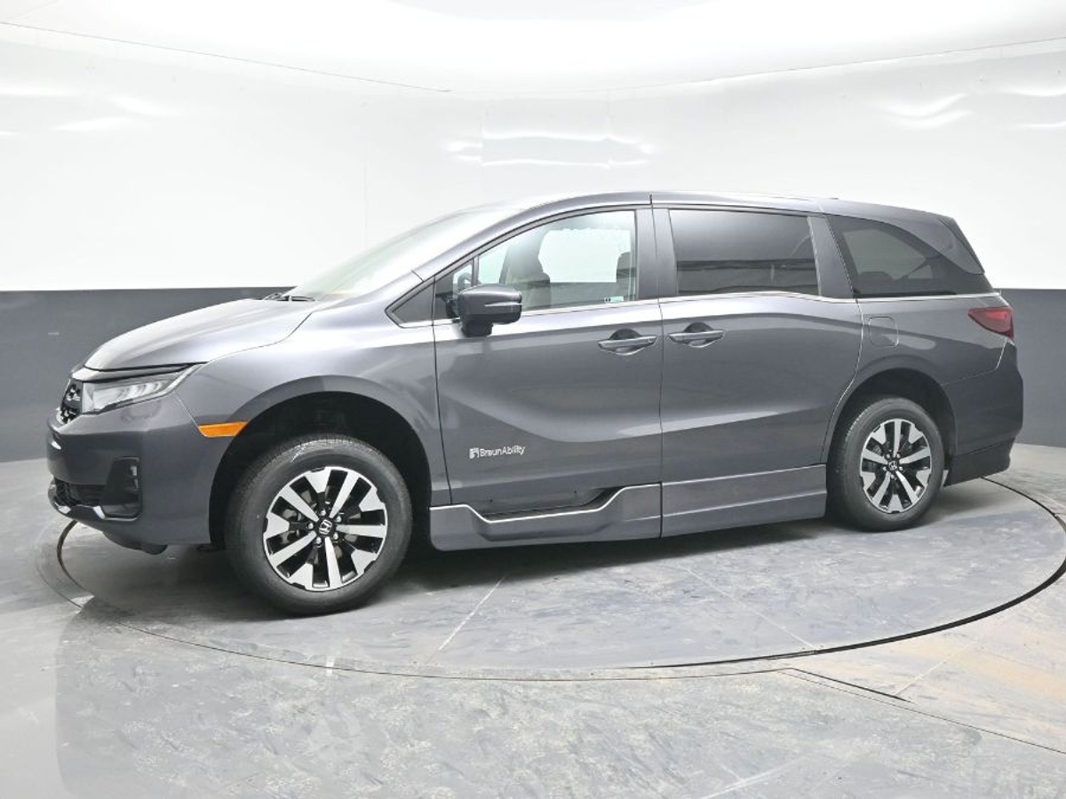 Grey Honda Odyssey image number 3