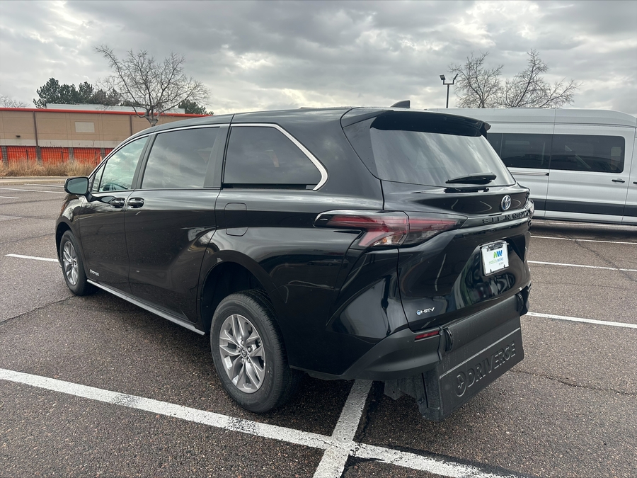 2025 TOYOTA SIENNA - Image 19
