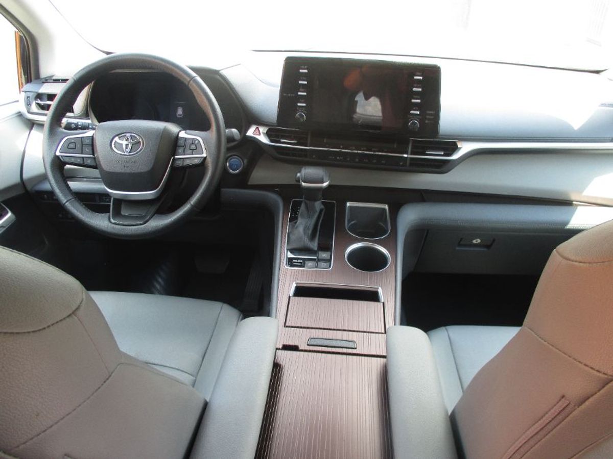 2023 TOYOTA SIENNA - Image 6