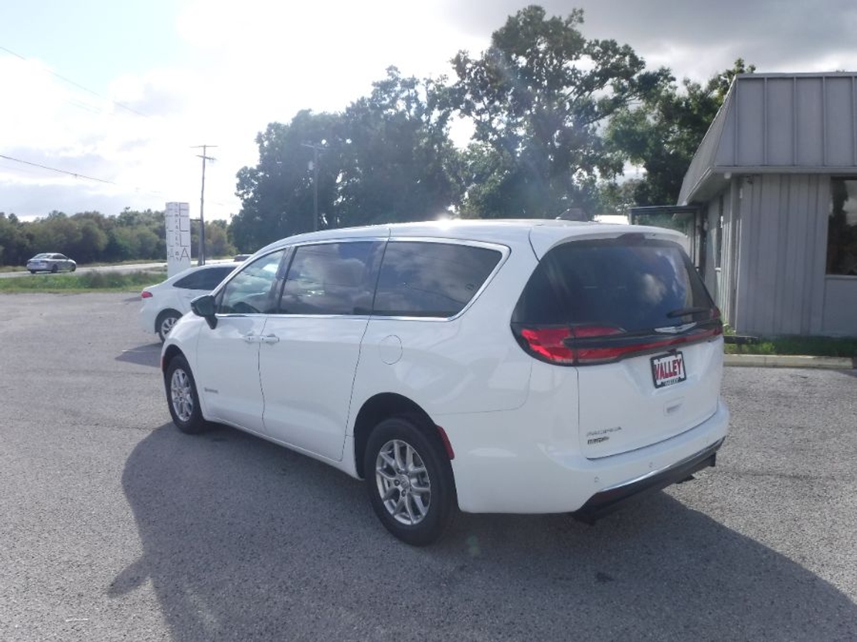 2026 CHRYSLER PACIFICA - Image 7