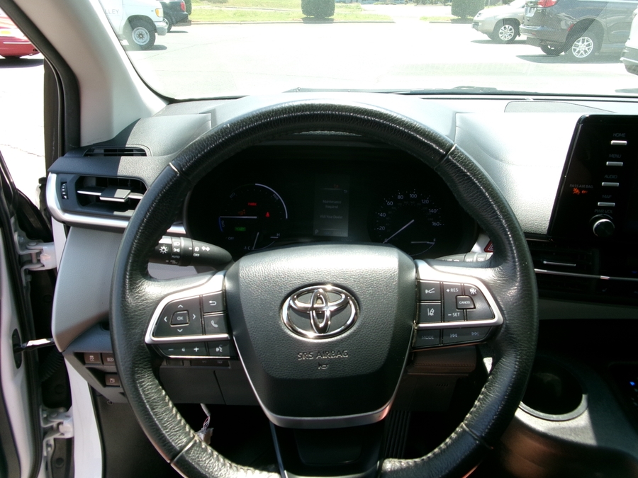 2023 Toyota Sienna XLE - Photo 9