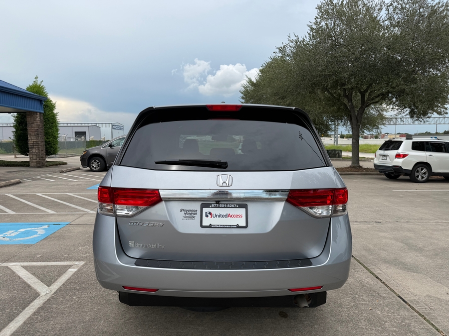 Used 2016 Honda Odyssey EX-L w/Navi - BraunAbility Side Entry Fold Out Automatic Ramp