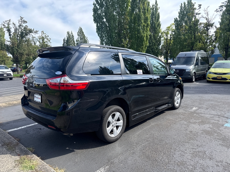 Used 2017 Toyota Sienna LE - BraunAbility Side Entry Fold Out Automatic Ramp