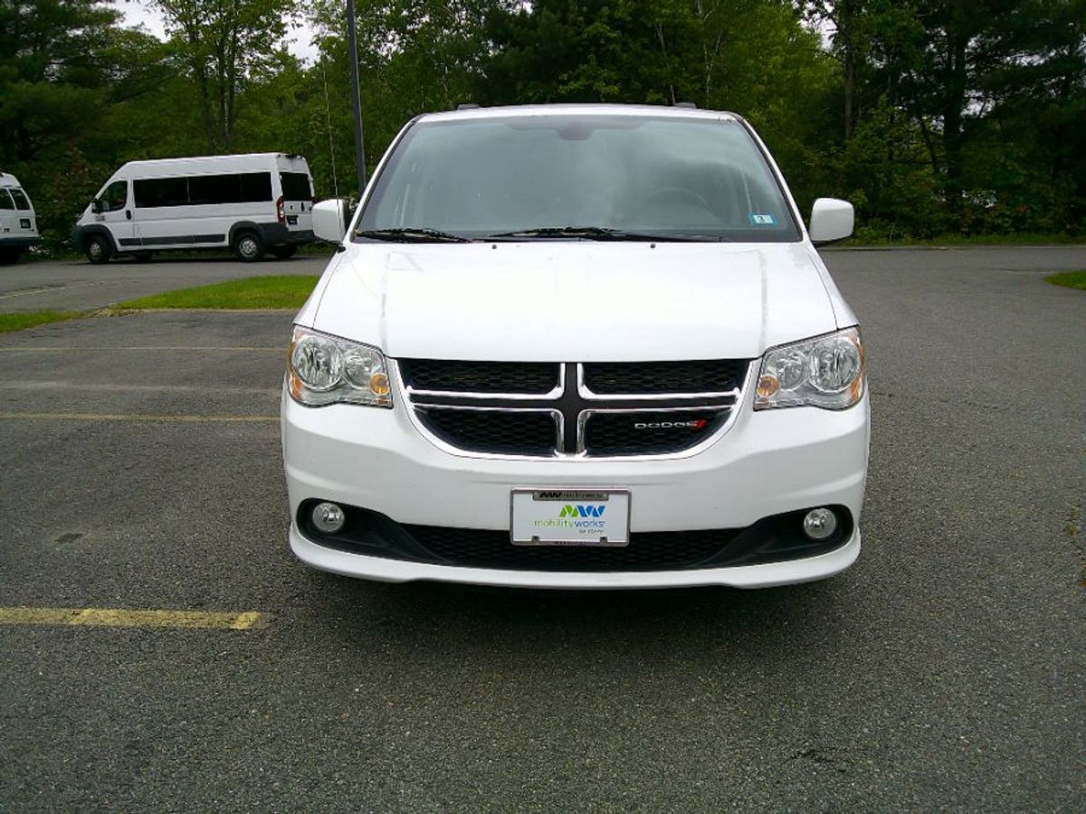 Número de imagen del Dodge Grand Caravan blanco 2