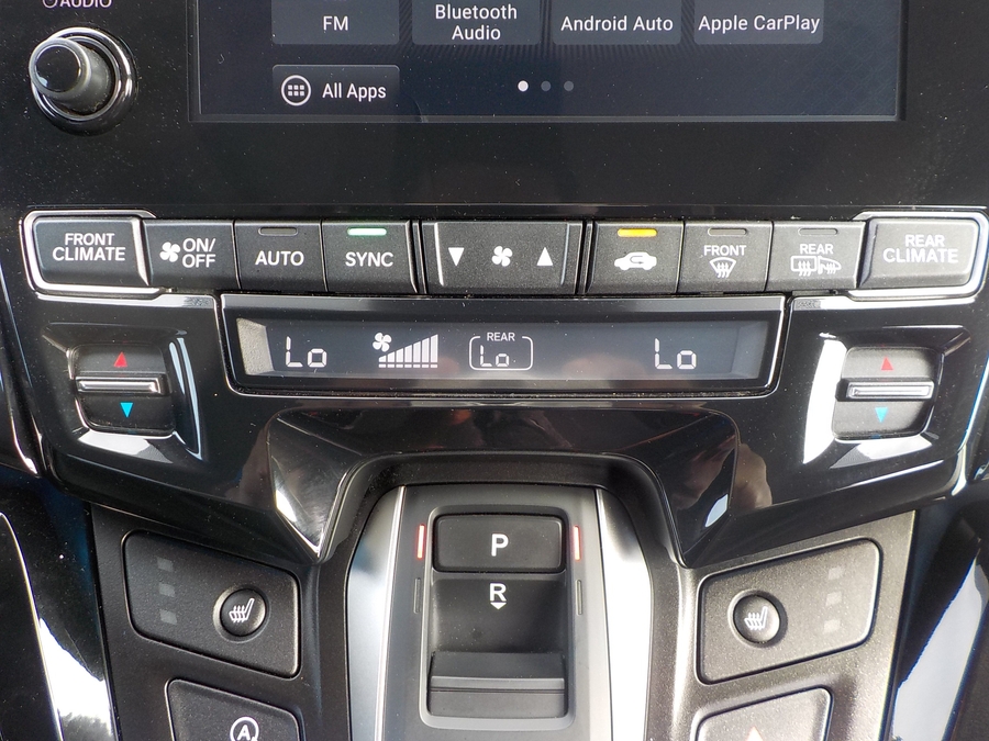 Grey Honda Odyssey image number 14