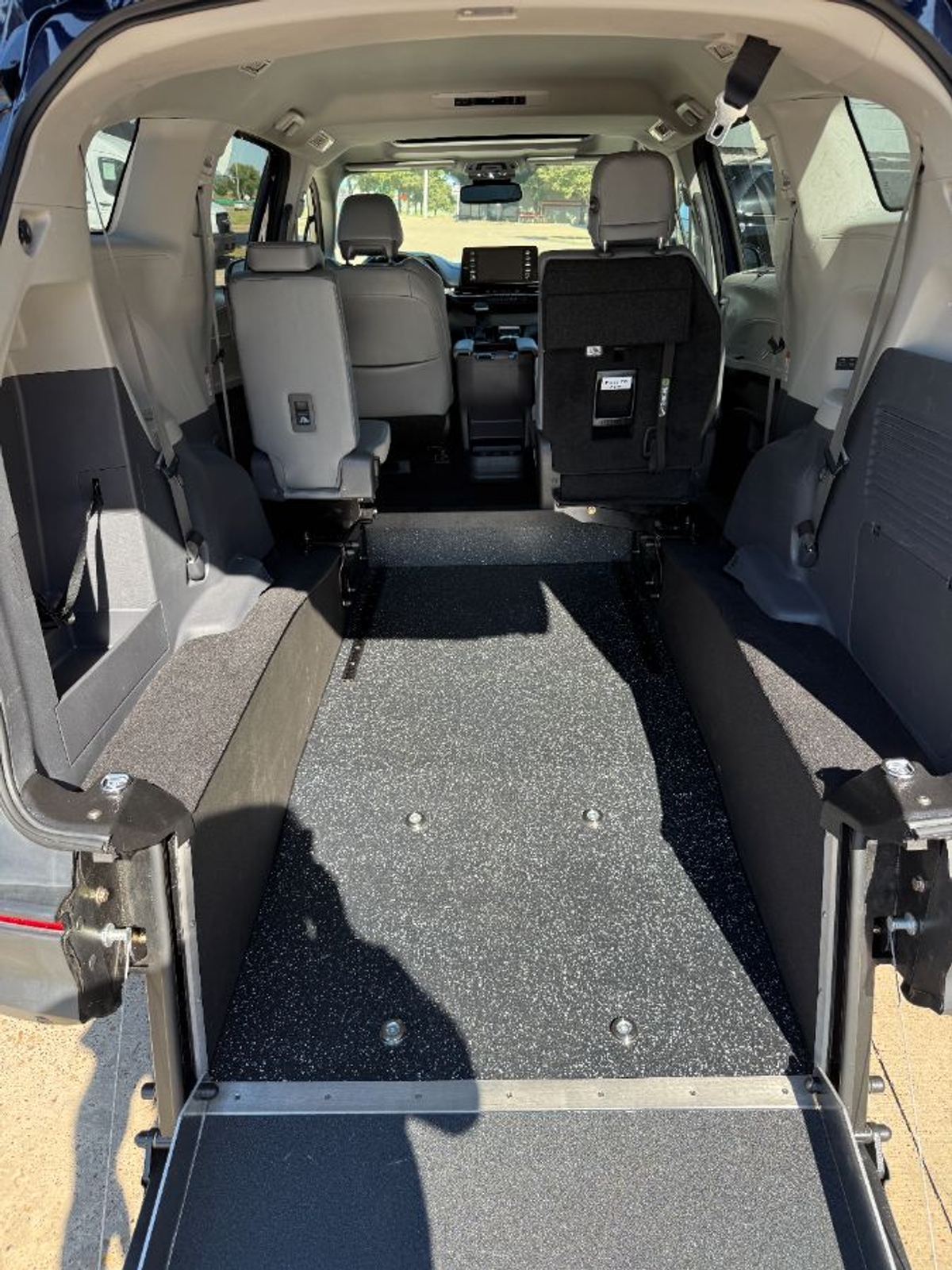 2023 TOYOTA SIENNA - Image 18