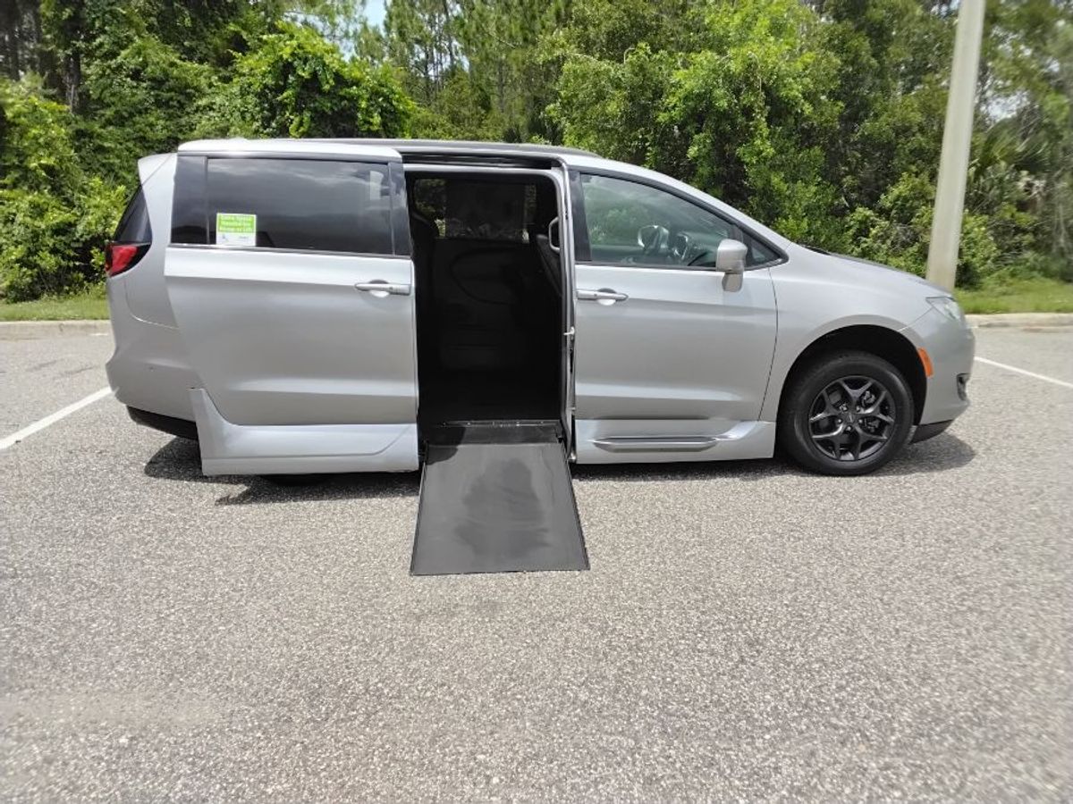 2019 Chrysler Pacifica Touring L Plus