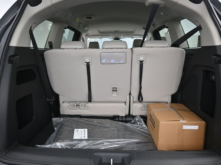 Grey Honda Odyssey image number 13