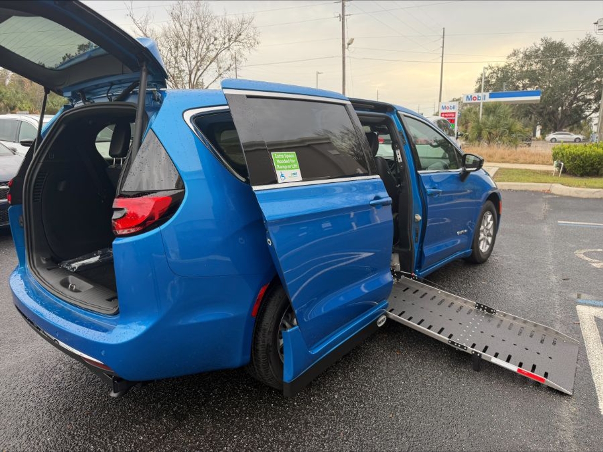 2026 CHRYSLER PACIFICA - Image 4