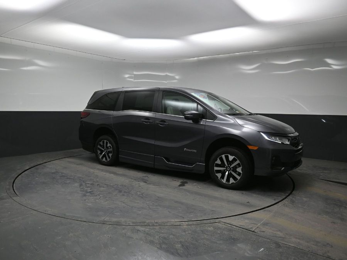 Grey Honda Odyssey image number 16