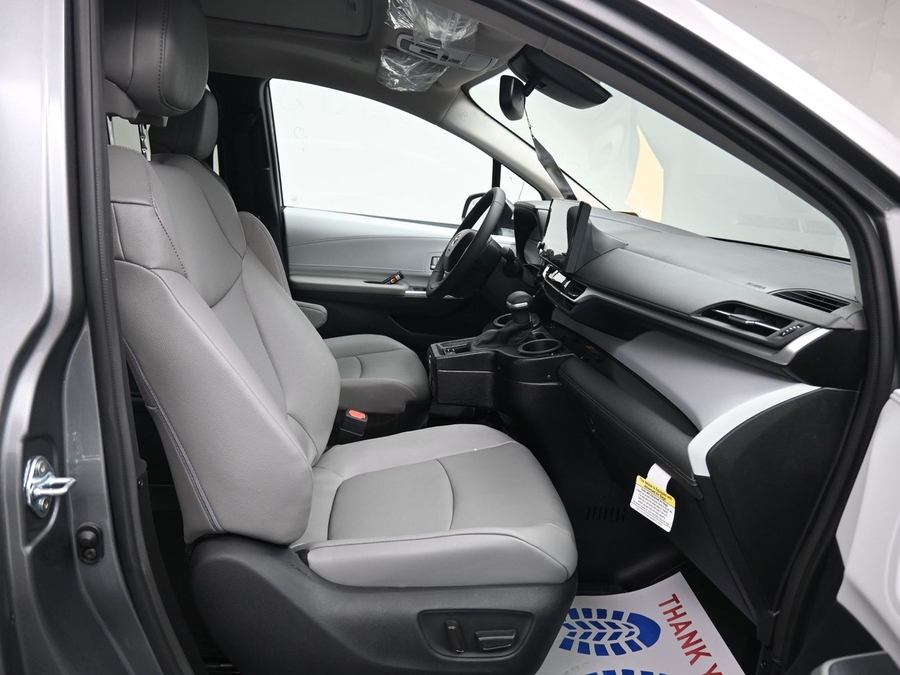 New 2026 Toyota Sienna Hybrid XLE Add - BraunAbility Side Entry Fold Out Automatic Ramp