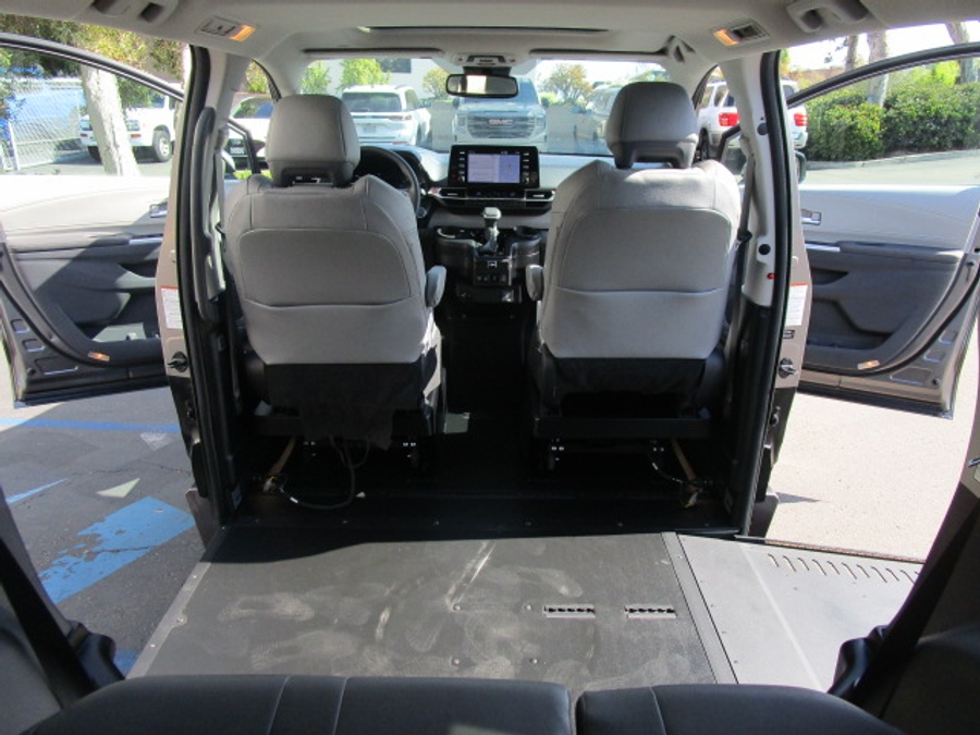 Used 2024 Toyota Sienna Hybrid XLE - BraunAbility Side Entry Entry In Floor Automatic Ramp
