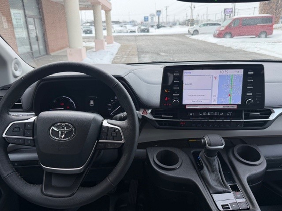 Used 2024 Toyota Sienna Hybrid XLE Plus - BraunAbility Side Entry Entry Fold Out Automatic Ramp