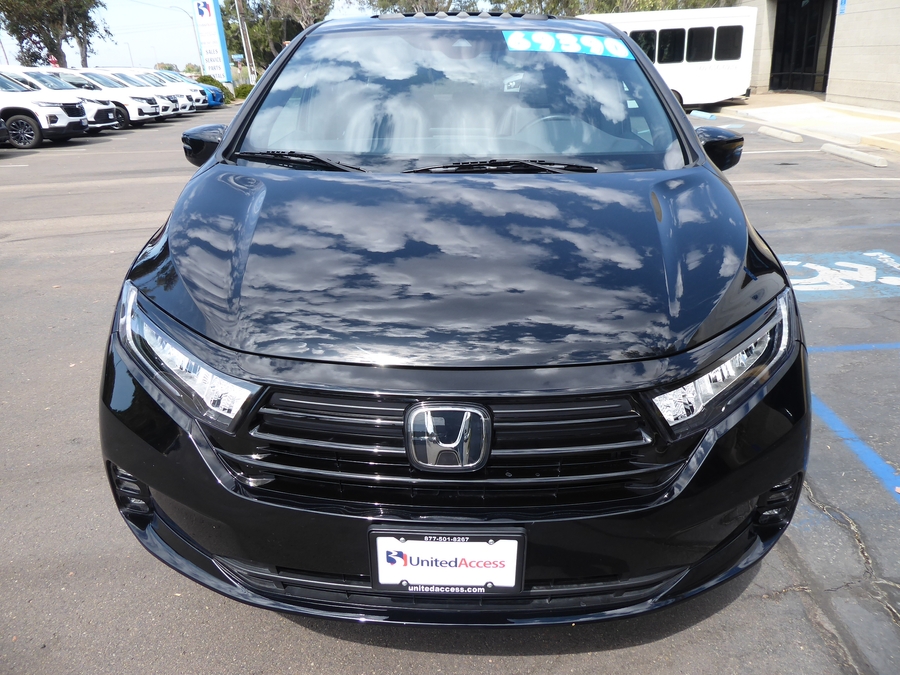 Used 2024 Honda Odyssey Sport - BraunAbility Side Entry In Floor Automatic Ramp