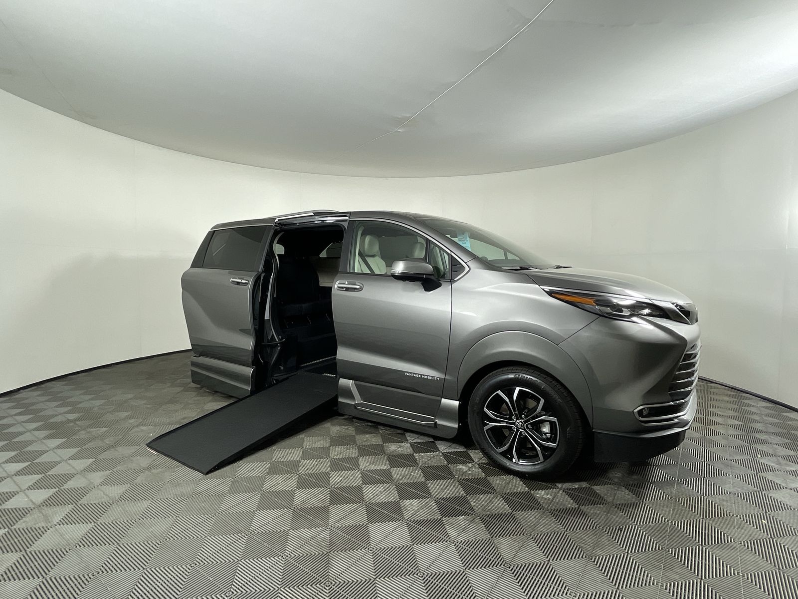 2026 Toyota Sienna AWD Platinum