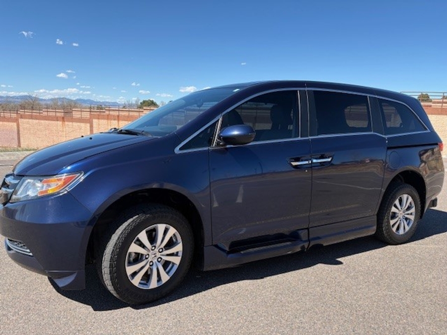 Used 2016 Honda Odyssey EX-L - BraunAbility Side Entry Entry Fold Out Automatic Ramp