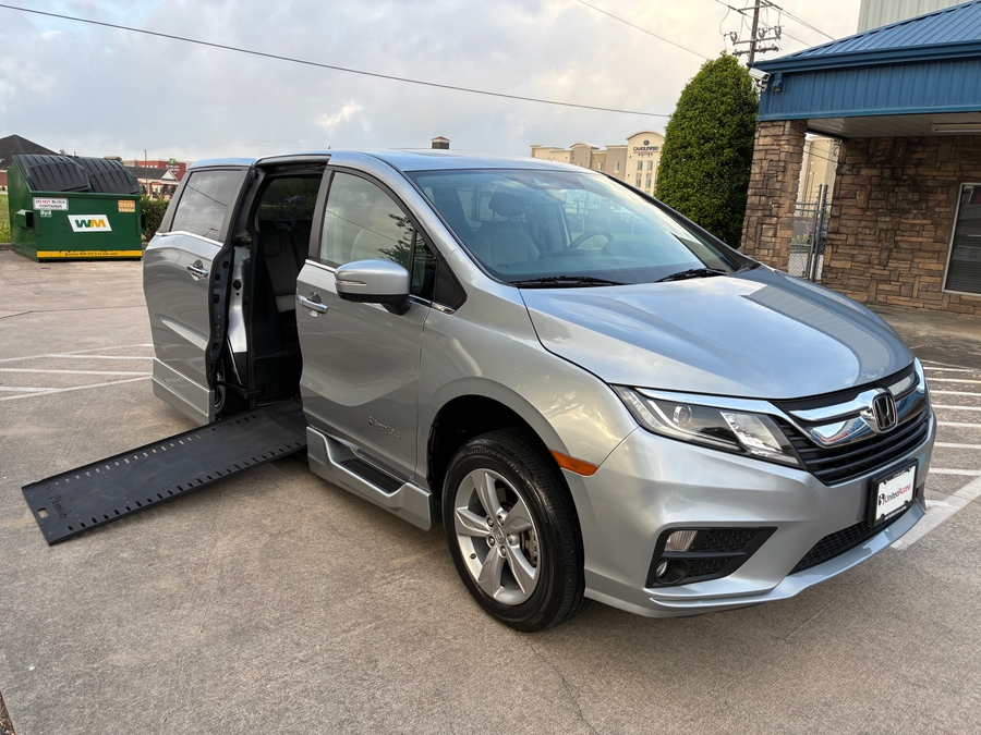 Used 2020 Honda Odyssey EX-L - BraunAbility Side Entry Entry In Floor Automatic Ramp