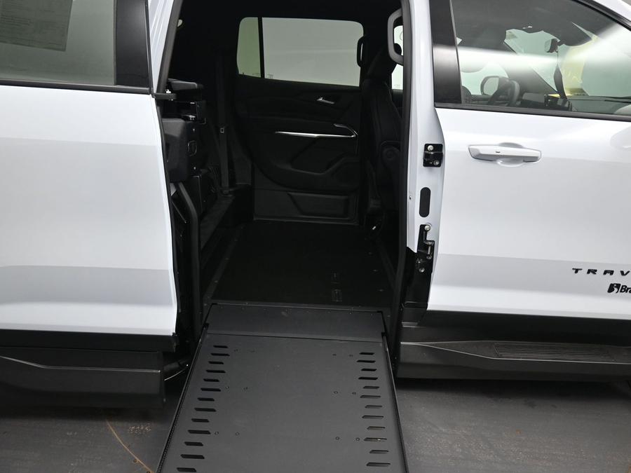 White Chevrolet Traverse image number 9