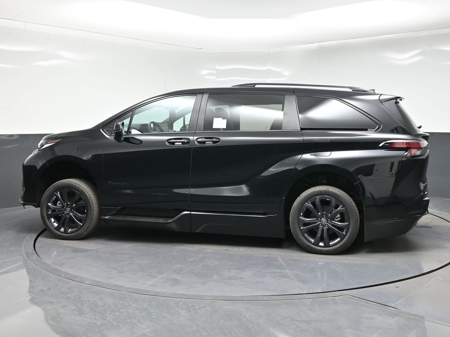 New 2026 Toyota Sienna Hybrid XSE Sport - BraunAbility Side Entry Fold Out Automatic Ramp