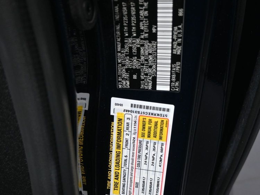 New 2026 Toyota Sienna Hybrid LE - BraunAbility Side Entry Fold Out Automatic Ramp