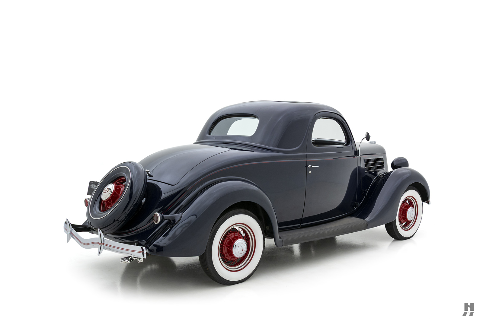 1935 Ford Deluxe |