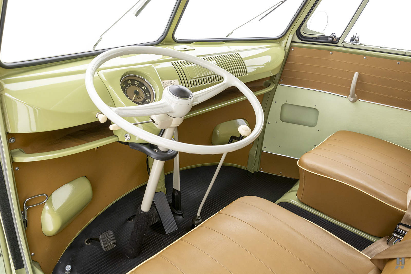 1961 Volkswagen Type 2 Bus | 1961 Volkswagen Type 2 Bus |