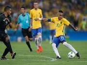 eleção Brasileira ficou em 2º lugar no ranking da Fifa, liderado pela Alemanha. Copa do Mundo começará em junho próximo, na Rússia.
