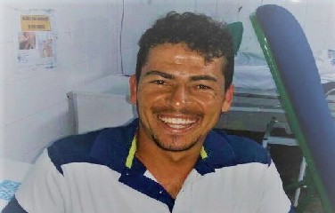 mototaxista ainda chegou a ser socorrido, mas não resistiu. 