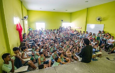 O evento foi realizado no auditório da escola
