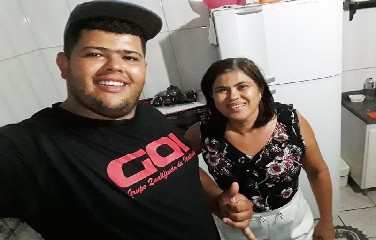 Maria estava indo colocar uma cruz no local onde o filho dela morreu em um acidente ocorrido há 5 meses.