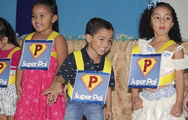  A homenagem aconteceu na noite desta sexta-feira (10), no Auditório Municipal Lindaura Carneiro.