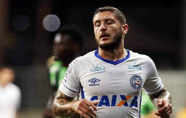 O jogador foi o titular do time no confronto com o Colorado, vencido pelo adversário com um gol no primeiro tempo do jogo após falha da defesa e bobeada do goleiro Anderson