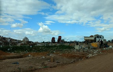 Os lixões ainda são uma realidade no país