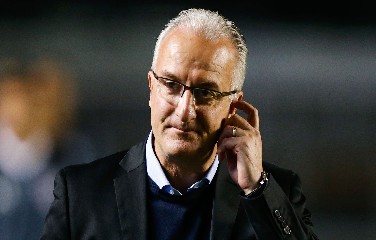 Profissional de 56 anos assina contrato até dezembro, período no qual o Flamengo disputará 12 partidas, todas válidas pelo Campeonato Brasileiro