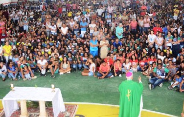 Multidão formada principalmente por jovens mostrou a força do catolicismo de toda região.