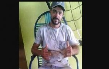 Vítima recebeu varios tiros na região da cabeça, segundo a PM