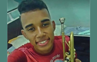 Flávio Solano estava internado no Hospital Clériston Andrade, em Feira de Santana, desde o domingo (25), quando ocorreu acidente na BR-116, em trecho da cidade de Santa Bárbara.