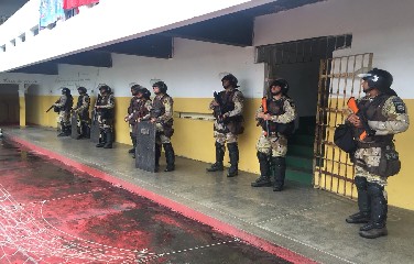 Operação transfere 24 detentos para Serrinha