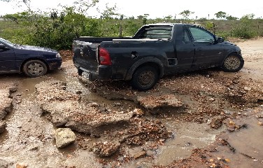 Vicinal que liga a sede da cidade ao povoado de Serra Branca e outras localidades.