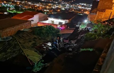 De acordo com a PM, a chuva começou por volta das 2h