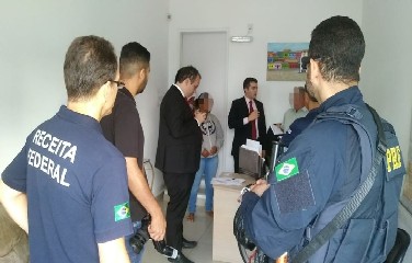 A operação, denominada “Pityocampa”, é resultado de uma investigação iniciada em 2016 pela Promotoria de Justiça do município, com o apoio do Gaeco.