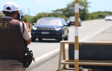A operação abordou 6.789 veículos na rodovias baianas, sendo que 1.485 foram autuados.