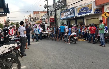 Acidente envolvendo motos na Rua Rui Barbosa 