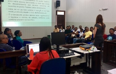 Curso prepara famílias pretendentes à adoção no município