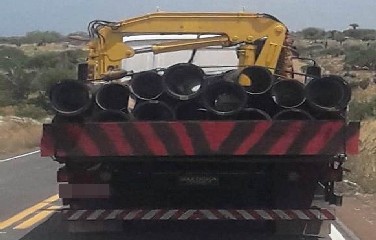 Na carroceria do caminhão foram encontrados cerca de 15 tubos. 