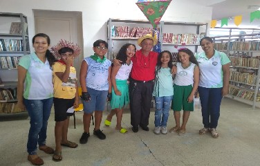 Visita da Trupe literária a Biblioteca Municipal