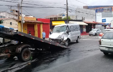 Caso ocorreu na Avenida Dorival Caymmi, no início da manhã desta quarta-feira (19)